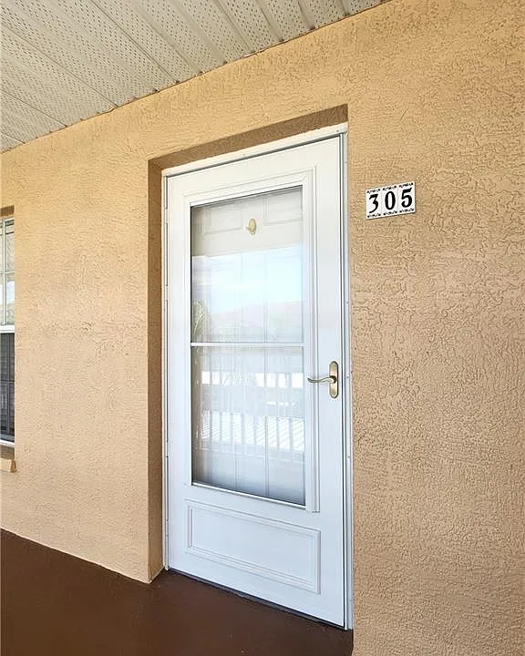 9640 Victoria Ln #305
