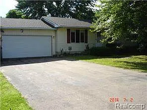 717 Hazelnut St photo 1
