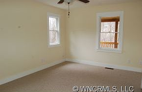 5th image of 65 Lorraine Dr