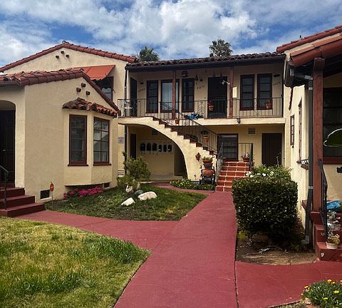 5th image of 2668 B St #2668
