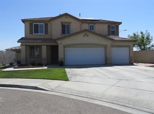 14521 Hummingbird Rd, Victorville, CA 92394