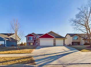 1212 4th St NW, New Prague, MN 56071