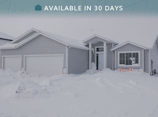 10219 Burgundy Dr, Horace, ND 58047