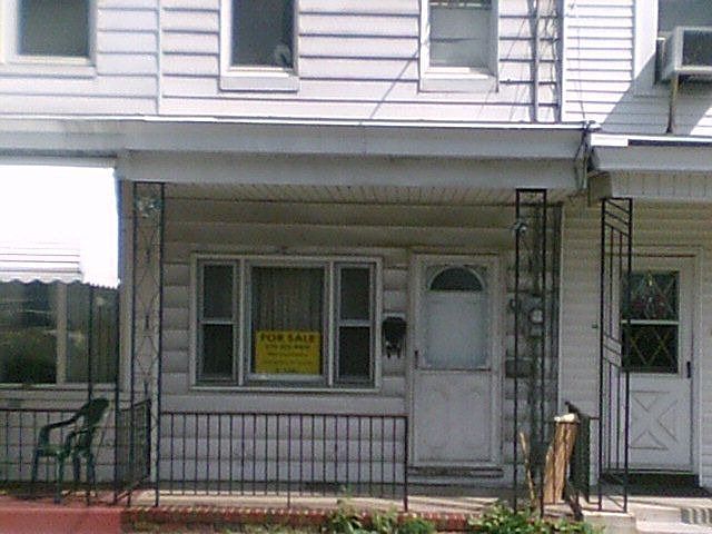 1st image of 625 E Pine St