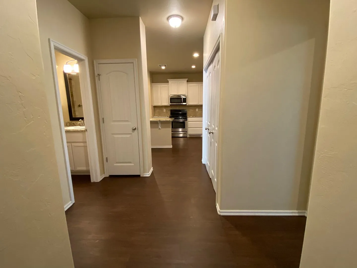 Newer Duplex In Surrey Hills * 3 Bedroom 2 Bath 2 Car Garage on Culd-a-sac — Photo 3