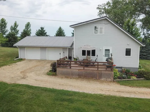 2423 70th St, Ackley, IA 50601