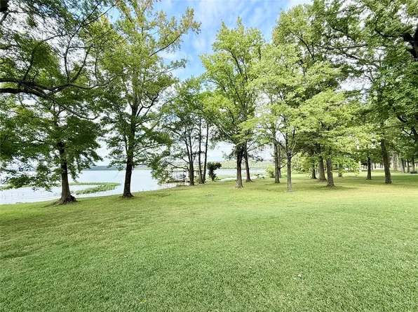 204 E Shore Dr, Russellville, AR 72802