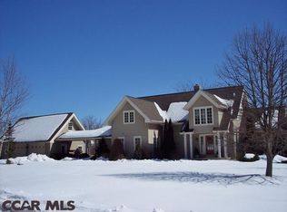 127 Essex Dr, Port Matilda, PA 16870