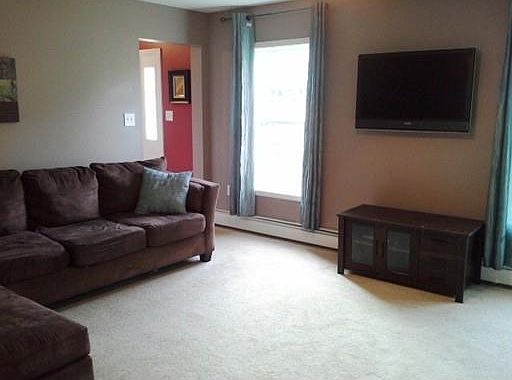 4th image of 386 Rumonoski Dr