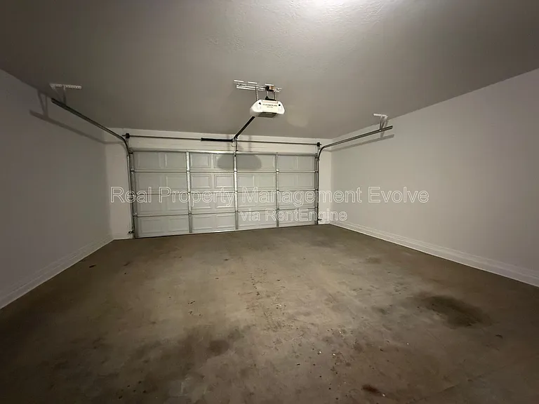 12438 W Hearn Rd — Photo 21
