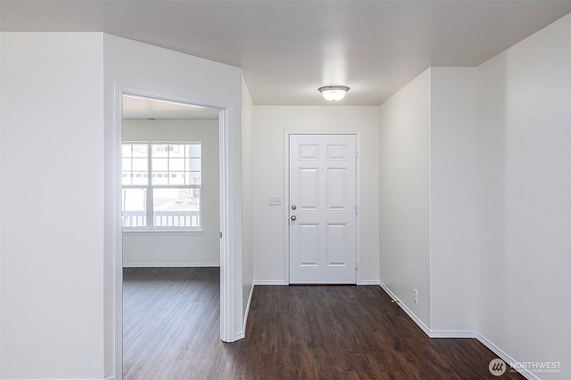 3rd image of 8523 21st Avenue E