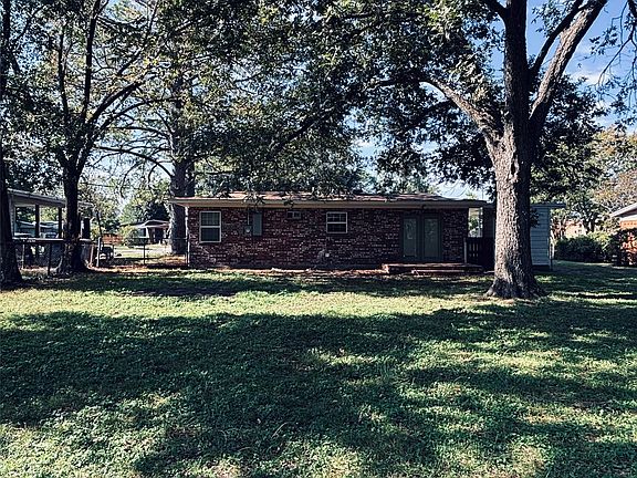 5th image of 2033 Bowie Dr
