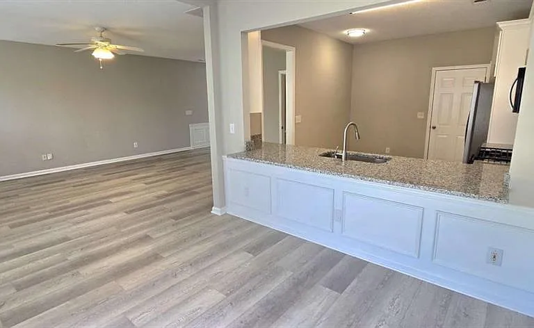 3611 Gainesway Trce — Photo 10