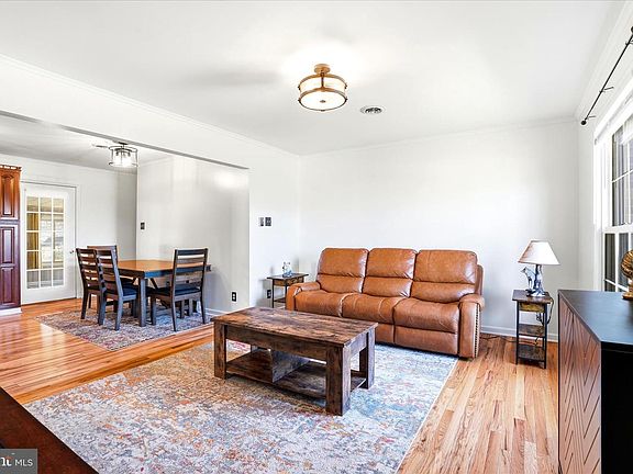 4th image of 7625 Mountain Laurel Rd