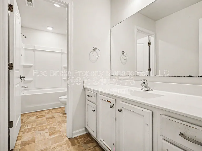 1007 Maylen Trce — Photo 20