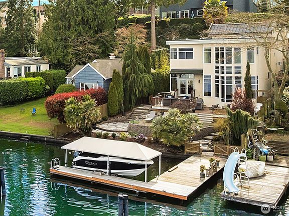 3rd image of 8418 Island Drive S
