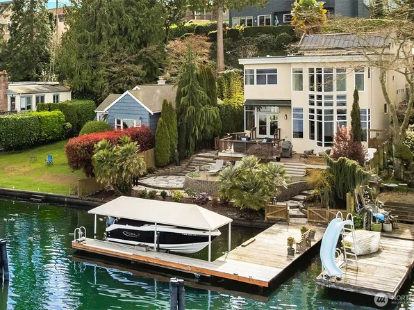 8418 Island Drive S, Seattle, WA 98118
