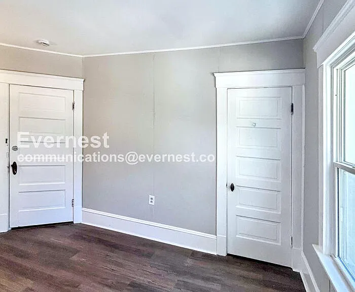 2216 E 82nd St — Photo 10