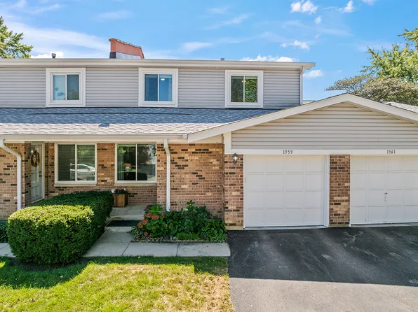 1959 N Jamestown Dr #31, Palatine, IL 60074