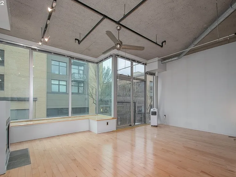 1410 SW 11th Ave #201 — Photo 6