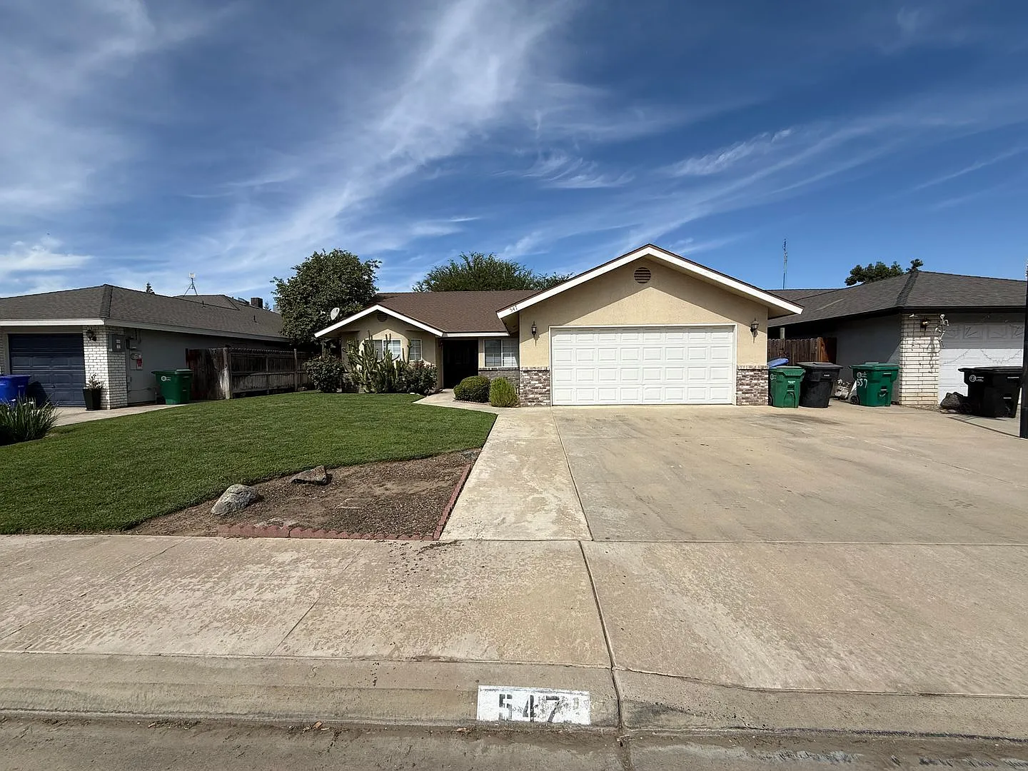 Spacious Home in Porterville — Photo 2