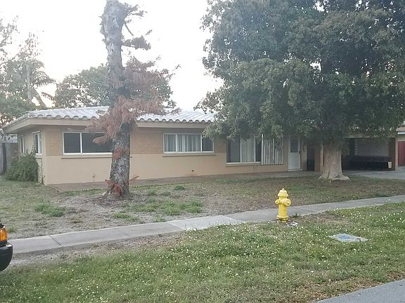 2nd image of 537 W Evanston Cir