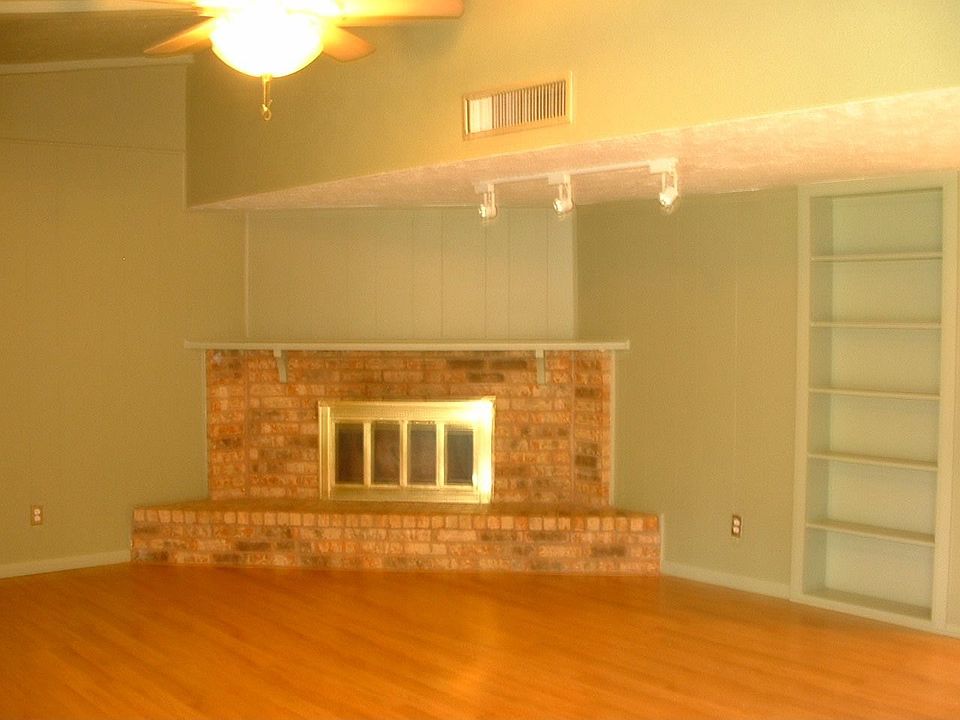 1st image of 503 Irish Glen Dr