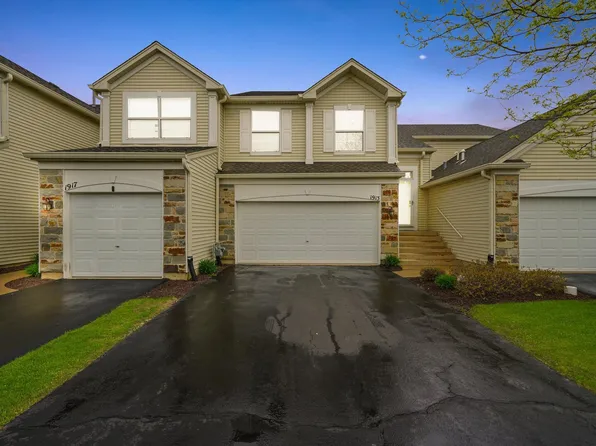 1913 Misty Ridge Ln, Aurora, IL 60503