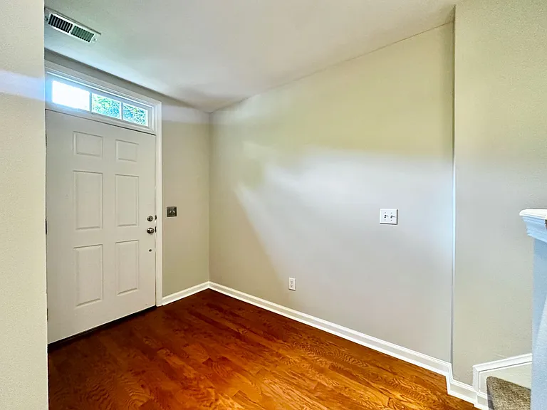 624 Huffine Manor Cir — Photo 2