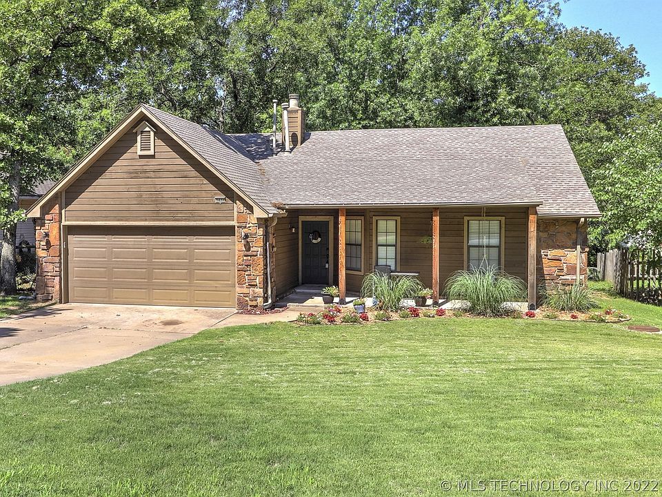 1st image of 3444 S Rolling Oaks Dr