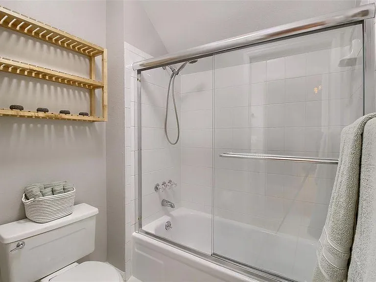 1123 N Sherman St — Photo 11