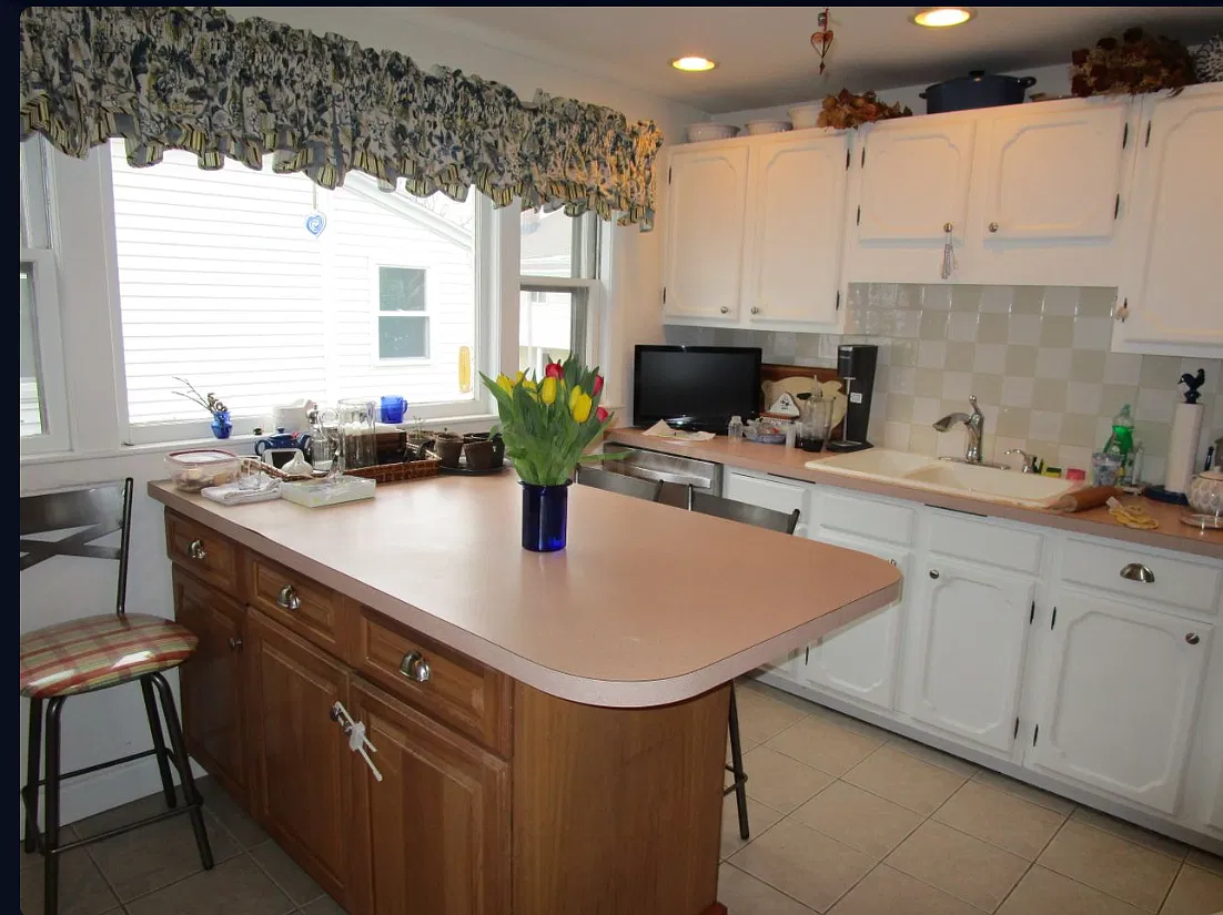 2 bed, $3,100 — Photo 4