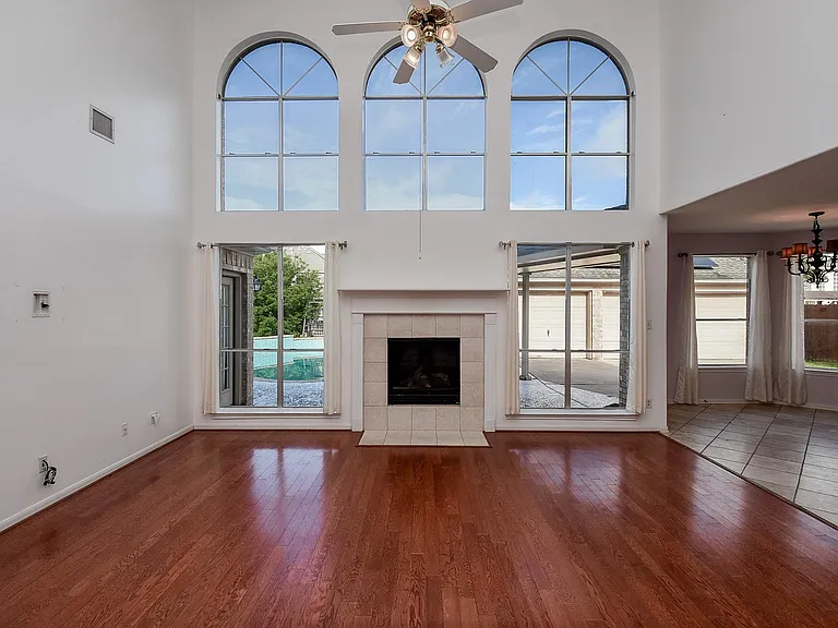2719 Mossy Log Ct — Photo 16