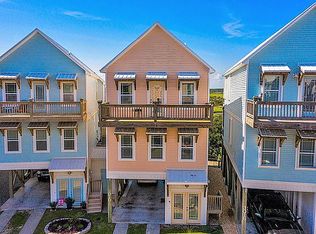 301 Mandalay Ct, Surf City, NC 28445