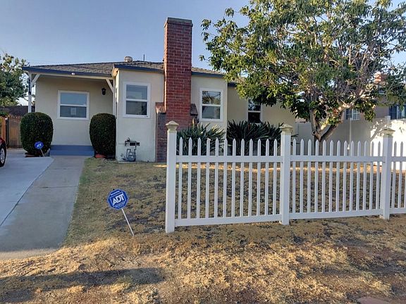 4th image of 11925 Arminta St