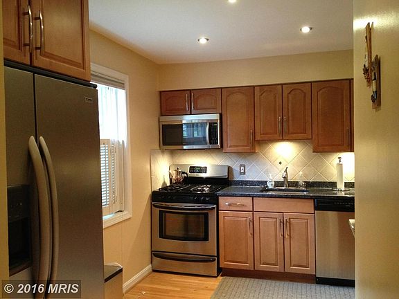 3rd image of 784 Princeton Pl