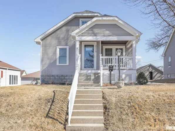 2119 N Howell St, Davenport, IA 52804