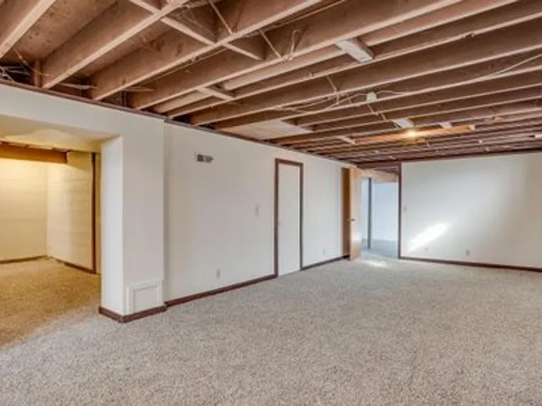 835 N Westlink Ave — Photo 23