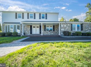 948 Robin Ln, Huntingdon Valley, PA 19006