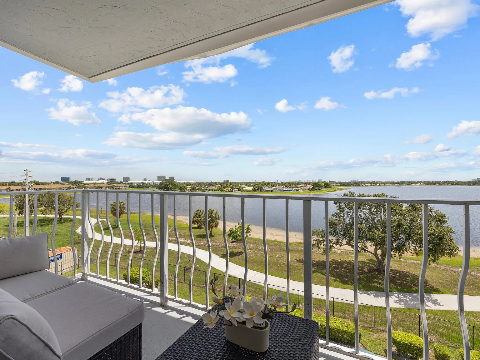 1 bed, 1.0 bath, 845 sqft, $1,850 — Photo 3