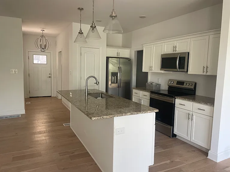 749 Amanda Ct — Photo 15