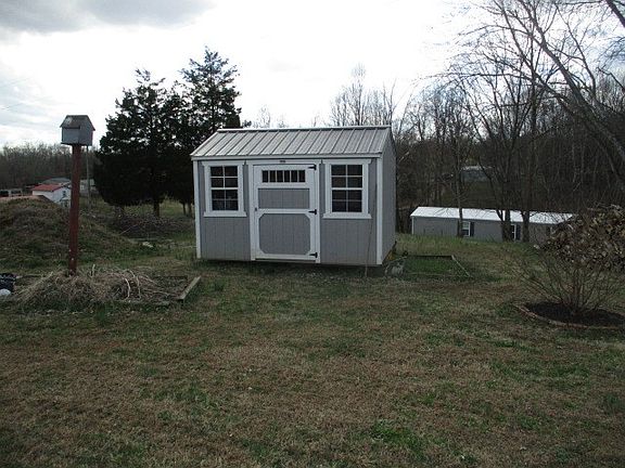 4th image of 721 Hog Back Ridge Rd
