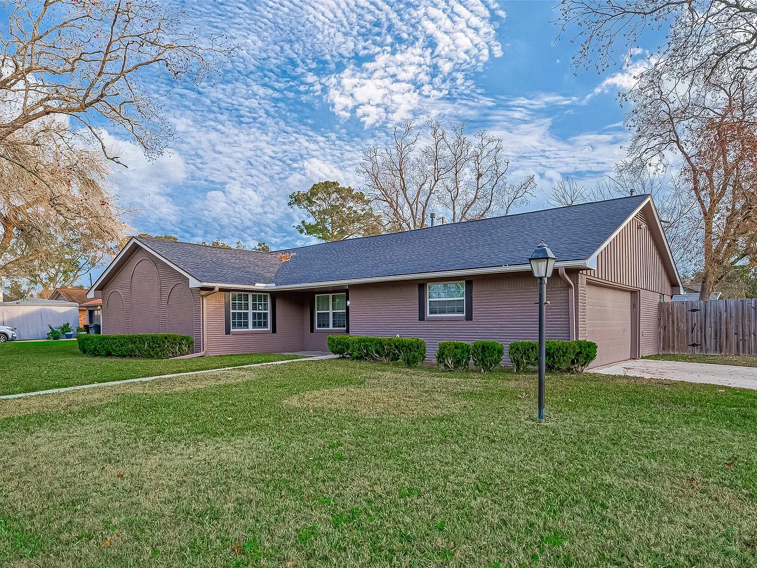 4 bed, 2.0 bath, 1943 sqft, $2,800 — Photo 4