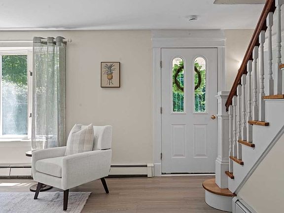 5th image of 601 Wachusett St