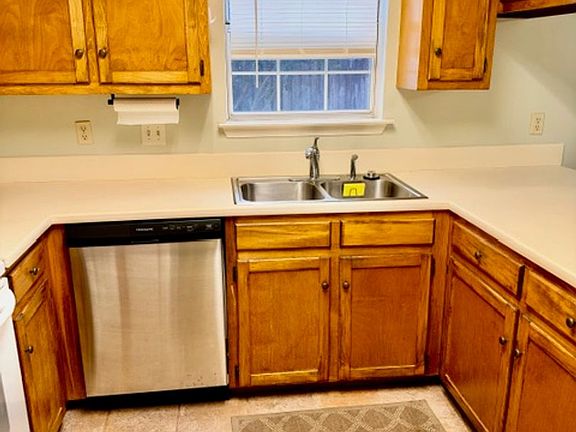 4th image of 270 Hillcrest Rd APT 806