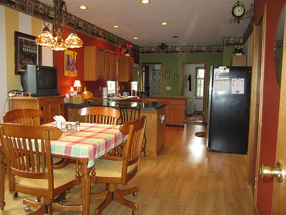 Kitchen & eating space