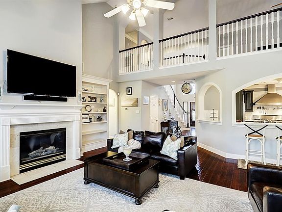 5th image of 15823 Ellendale Ct