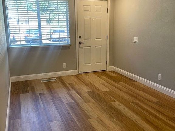 3rd image of 1175 Glenda Way APT 7