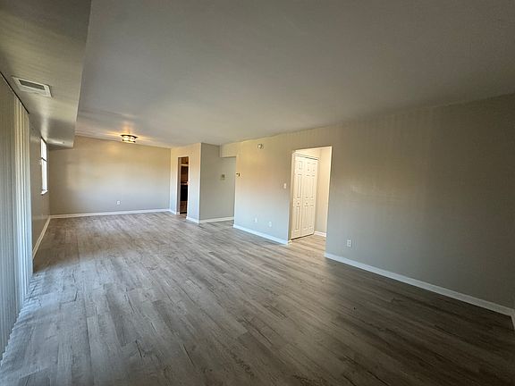 5th image of 340 Abbeyville Rd APT E