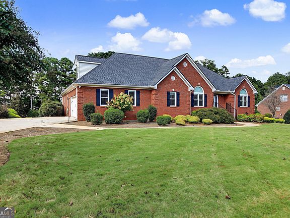 5th image of 220 Edna Ruth Ln